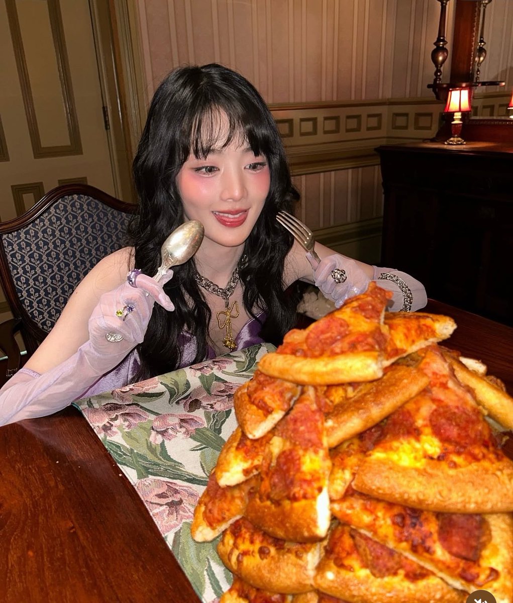 А это мы с ней на свидании 💜