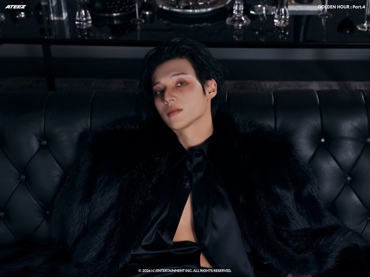 Strelitzaya's tweet image. Mafia boss                        His malewife