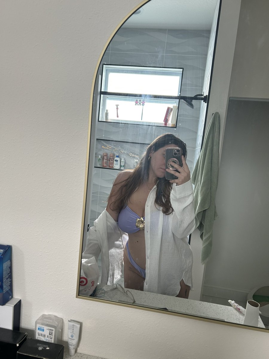 Comment hi for ;)) 🍒

Done with school who’s ready for me to get back to it 🧐💕 link belowww 
#onlyfans #content #nsfw #bikini #chat #dm

onlyfans.com/samibaby21