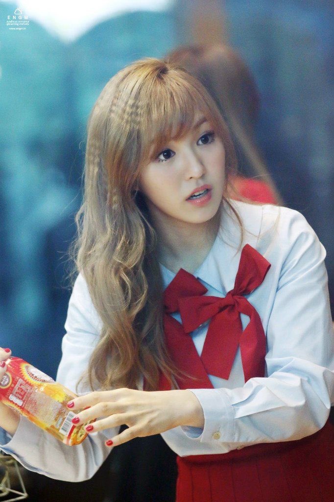 first naturally blonde wasian idol btw❤️