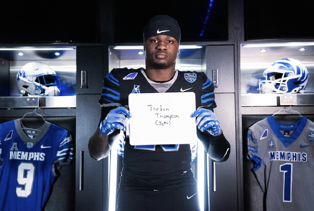 itsjettt tweet media