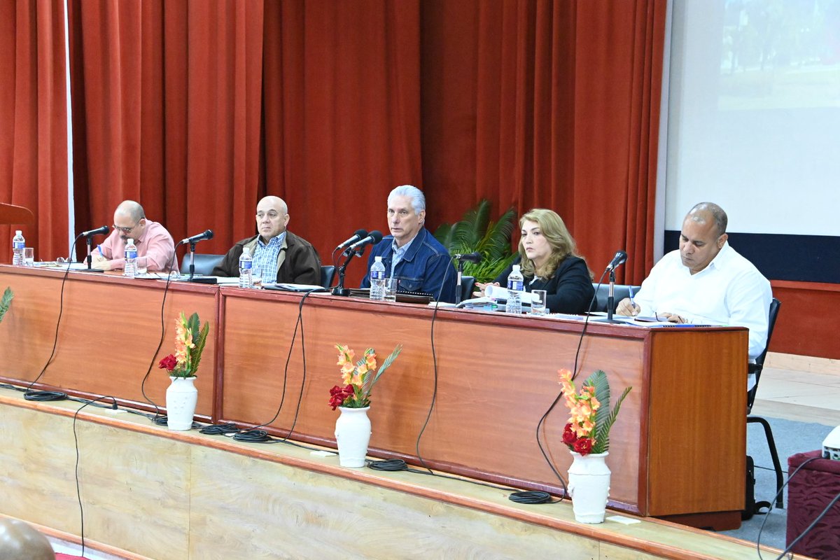 🇨🇺| Prosiguen hoy los Plenos Extraordinarios de los Comités Provinciales del Partido, encabezados por el Primer Secretario del Comité Central, <a href="/DiazCanelB/">Miguel Díaz-Canel Bermúdez</a>, y el secretario de Organización, <a href="/DrRobertoMOjeda/">Dr. Roberto Morales Ojeda</a>.

Se realiza #AHORA la reunión en la provincia de Sancti Spíritus.