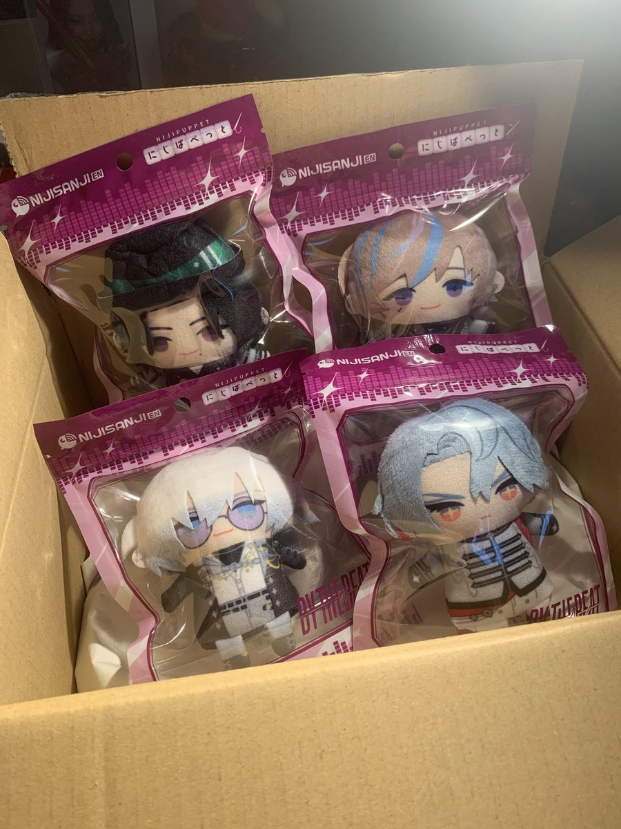 hazedemonpink's tweet photo. guess who have come to my doorstep today…after all the waiting
MY BABIES ARE FINALLY HOME😭‼️
Look how fat and cute they are🥹💚💙💛❤️

#Furimiru #ZealMerch
#デボネみる #せいぶるみて #Seilmysoul #BYTHEBEAT https://t.co/rB9qeInyIg