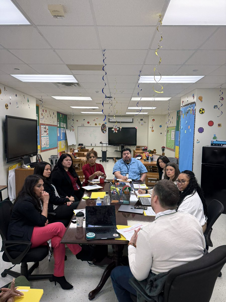 Dallas ISD Region V Schools tweet media