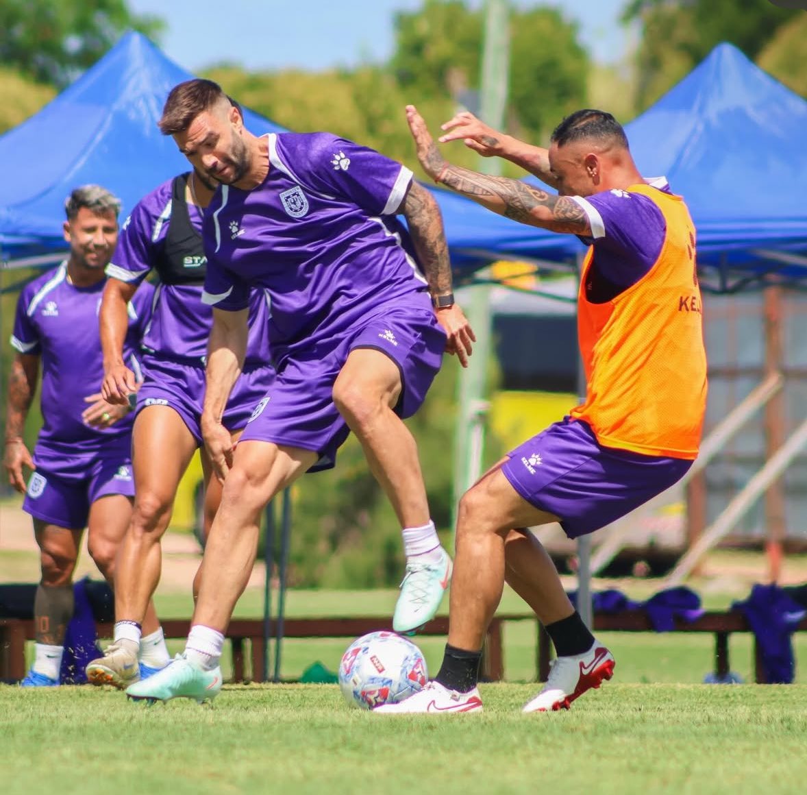 Tras vencer 3-1 a Cerro Largo ayer en Uruguay, esta mañana Deportes Concepción jugó un segundo amistoso.

Fue 1-1 ante el Albion FC 

¿El gol? Brayan Véjar