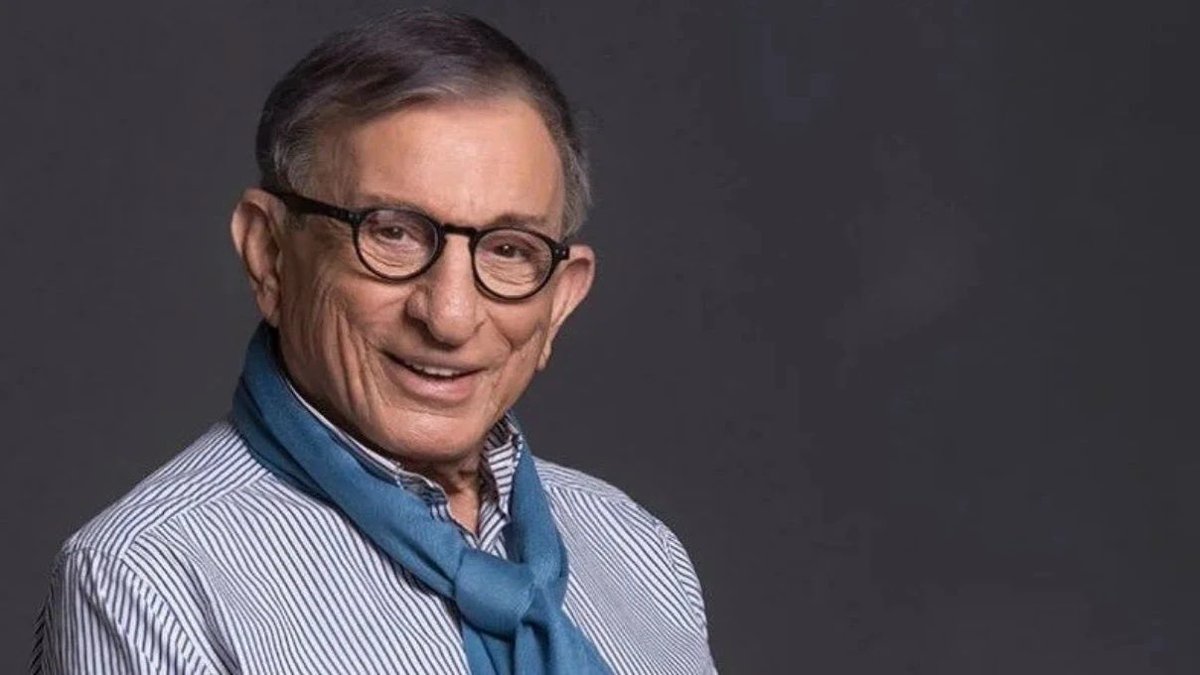 Cumhuriyetimizin çağdaş ve özgür sanat anlayışını sahneye taşıyan büyük bir ustayı kaybettik. Eserleri ve yetiştirdiği kuşaklarla yaşamaya devam edecek. Tüm ülkemize başsağlığı diliyorum. #HaldunDormen