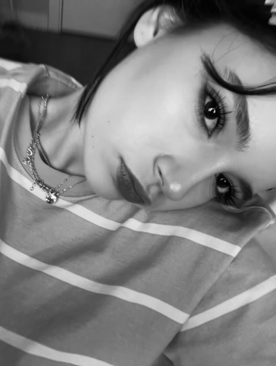 #MinaDemirtaş, Instagram hesabında yeni bir gönderi paylaştı! 🤍✨