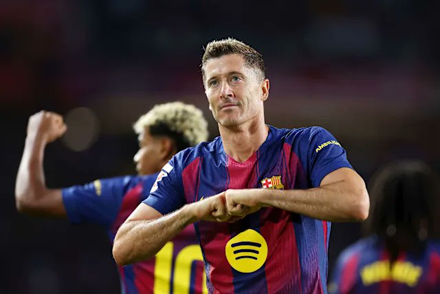 Robert Lewandowski's 106th Ucl goal gives Barcelona a 4-2 lead against  Slavia Prague. #3Sports