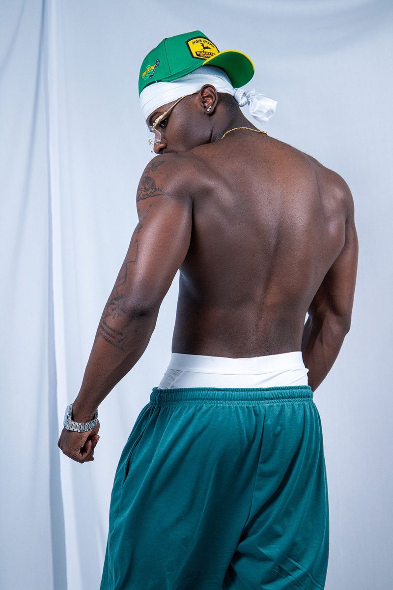 MaleCams tweet media