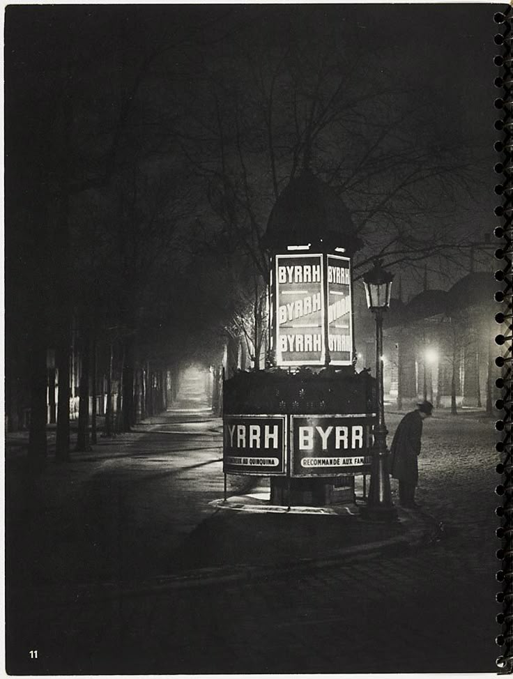 ParisAMDParis's tweet image. 📸 Brassaï. 
Paris de nuit 
1933