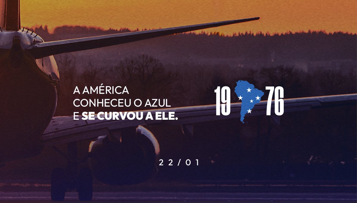 Em 1976 a América teve 𝘂𝗺 𝗻𝗼𝘃𝗼 𝗱𝗼𝗻𝗼. 🔵
Vem aí a nova camisa azul do Cruzeiro.
22/01.