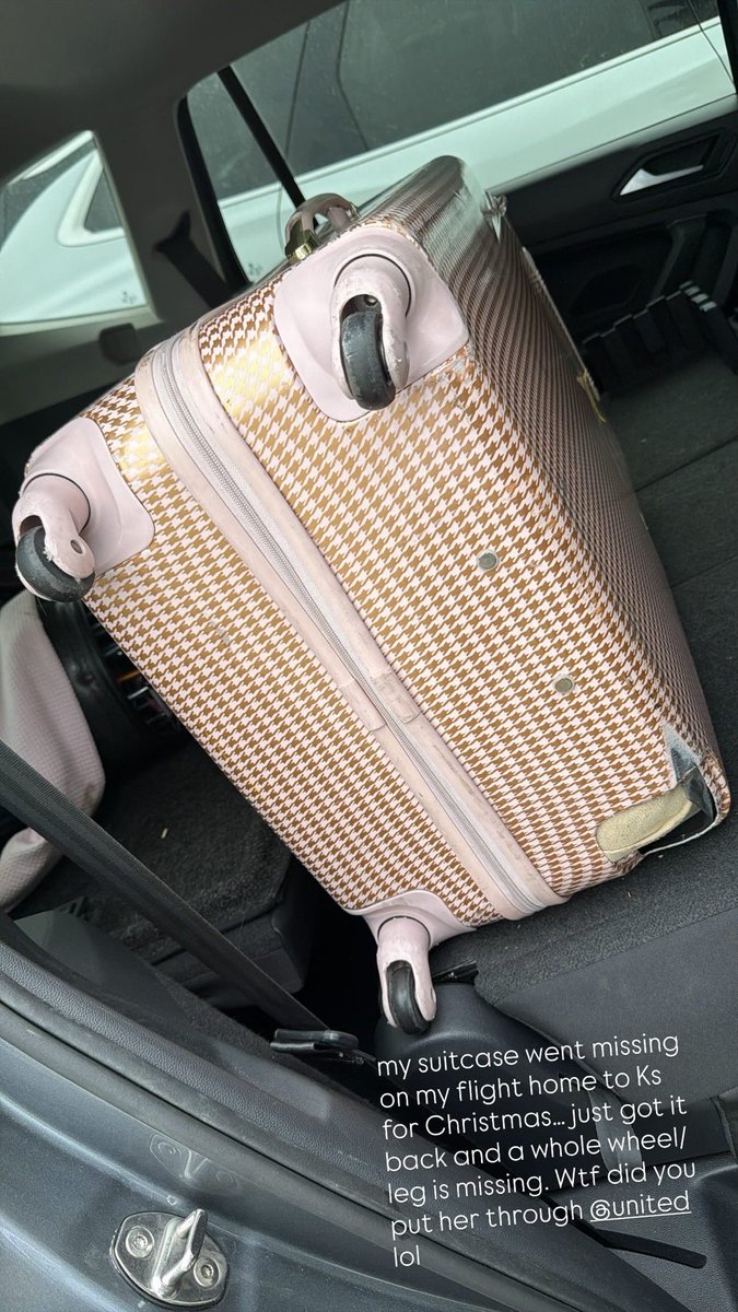 abbifuller's tweet photo. @united my bag has been missing since before Christmas. I got it back and my Dyson air wrap is missing AND one of the legs is just gone?? I’ve already done a claim to find the bag but am I still going to be reimbursed for missing items and bag damage? https://t.co/scaj0MqEdS
