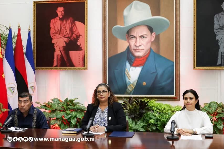 Alcaldia de Managua y Zhengzhou (China) firmaron de manera virtual un acuerdo de hermanamiento, fortaleciendo los lazos de amistad y cooperación entre Nicaragua y China.
#Nicaragua 
#UnidosEnVictorias