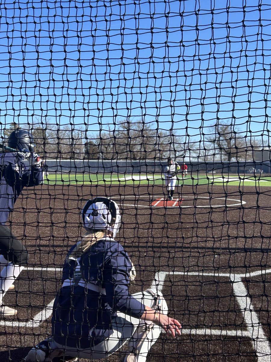 HUTCH SOFTBALL tweet media