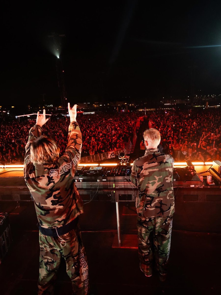 WE ARE EDM tweet media
