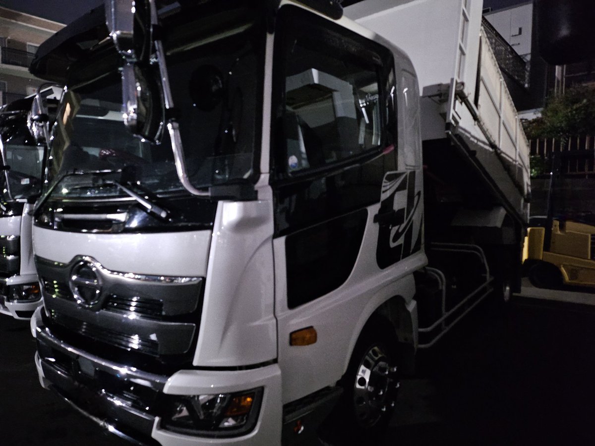 今日は雪模様☃️

山道の方はご安全に‼️

私は今日。山道😢
安全運転で参ります🎵