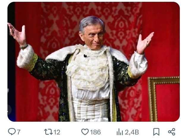 Anasayfa » Kültür Sanat

Haldun Dormen'i Kaybettik

Türk Tiyatrosu'nun usta ismi Haldun Dormen, enfeksiyon nedeniyle tedavi gördüğü hastanede hayatını kaybetti. 
 23:27:26 | 2026-01-21
ekonomiknokta.com/haldun-dormen-…

ekonomiknokta.com
#ekonomiknokta #worldmediagroup #haldundormen