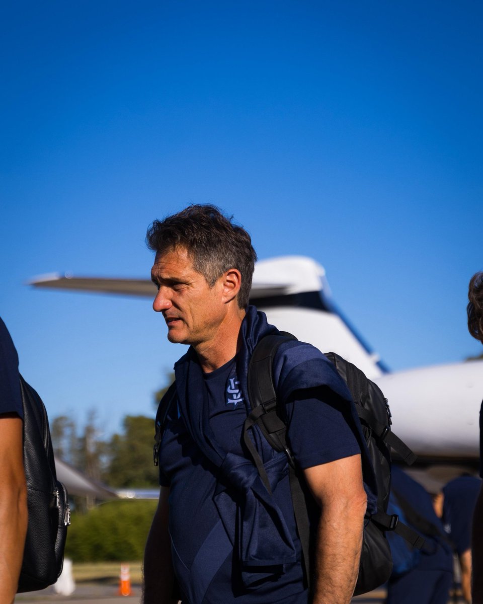 Velez's tweet image. EZEIZA 🛫 CÓRDOBA

#JuegaVélez