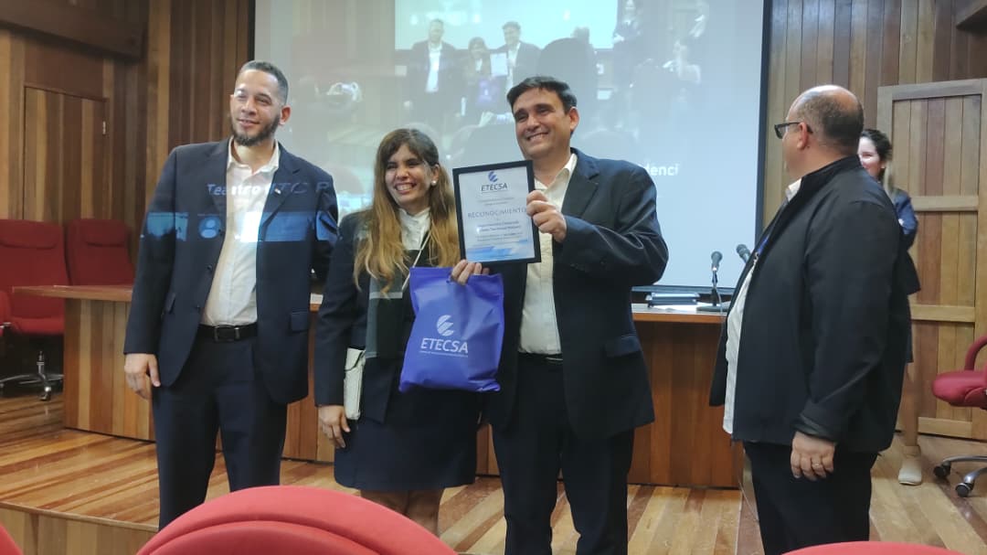 ✨Con inmenso orgullo y el compromiso de mantener los resultados en este 2026, celebramos desde <a href="/ETECSA_Cuba/">ETECSA</a> en #HolguínSí el PRIMER LUGAR en la Emulación 2025 de la Vicepresidencia Comercial. Muchas felicidades 💙 🎉🎊