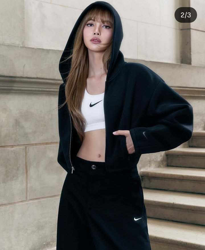 CelebtalksHQ's tweet image. #LISA For #Nike .She stuns in recent photos via Instagram!!!