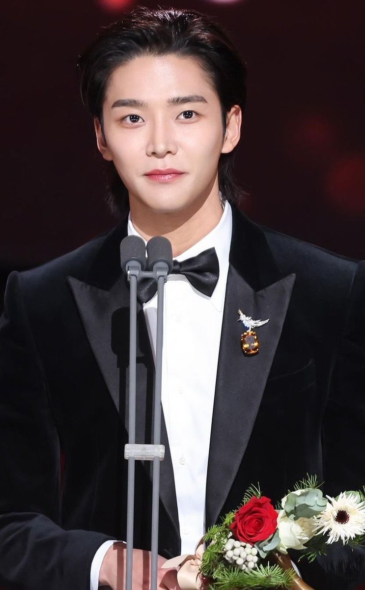 D-459

木曜日화이팅♡

#ROWOON #ロウン #로운 #김석우