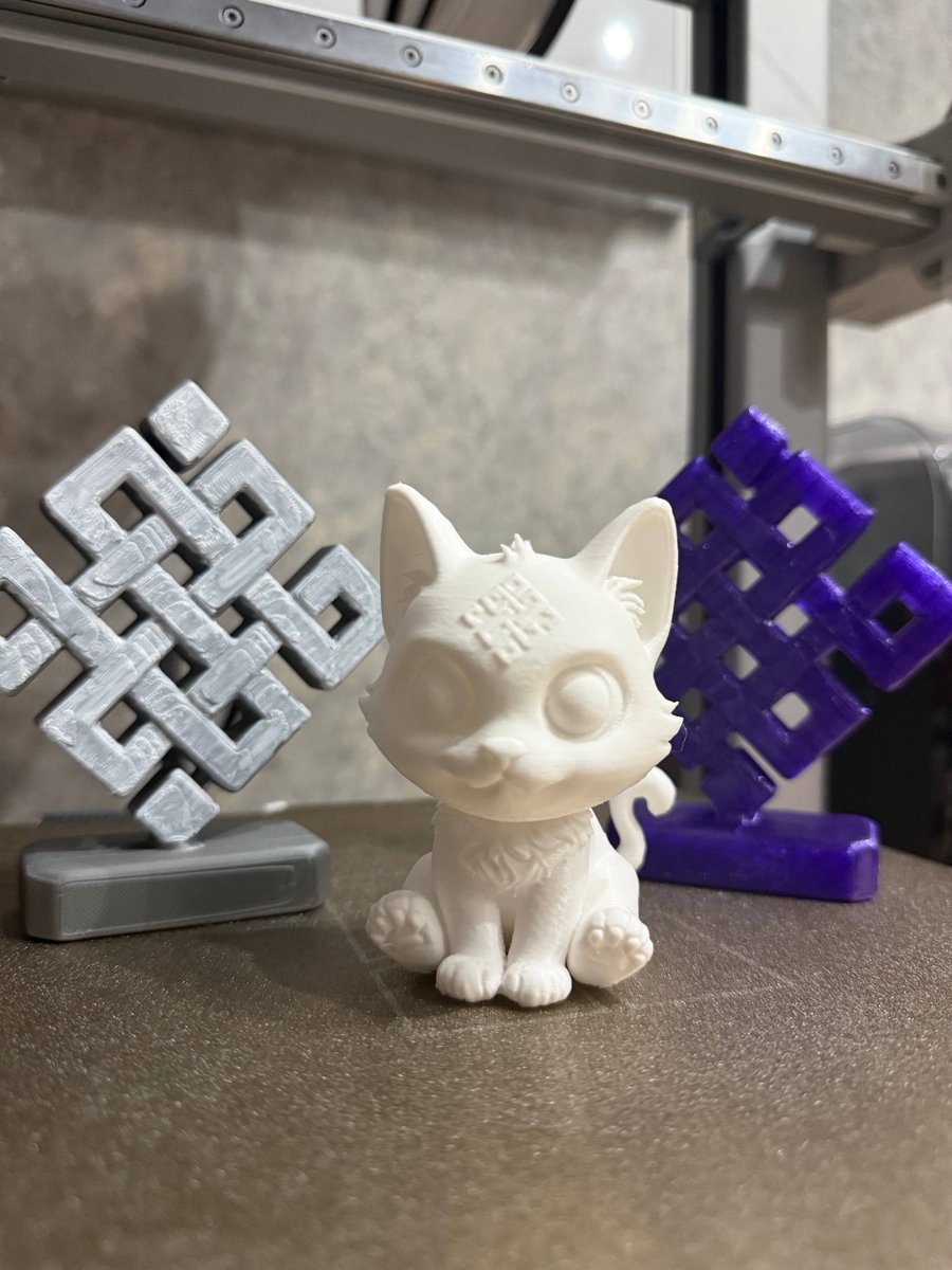 volzooks's tweet photo. 🧙‍♀️It all started when I generated my own Siggy.

▪️Then I decided to turn him into a 3D model.

▪️Now I’ve printed him on a 3D printer.

▪️The figure came out really nice.

▪️After printing, I painted it by hand too.

▪️Now I have real painted Siggy figures standing around. 

Ritual is about creativity as well — including this kind of thing.

@ritualnet @ritualfnd @Jez_Cryptoz @joshsimenhoff #Ritual