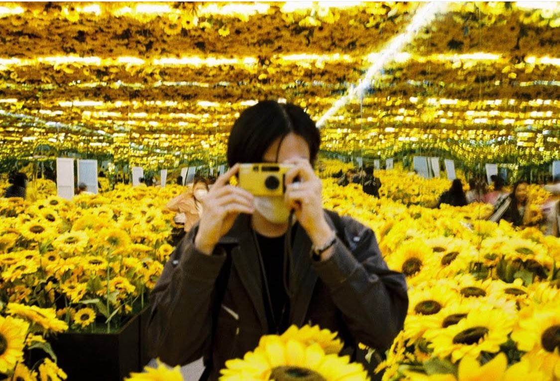 bubbIwe's tweet photo. Sunshine and Sunflower 💙 🌻

#buildjakapan #beyourluve @JakeB4rever https://t.co/p5Rnt2EG3O