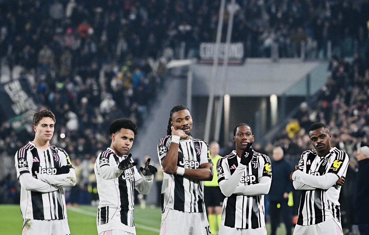 Jjuli🦅 tweet media