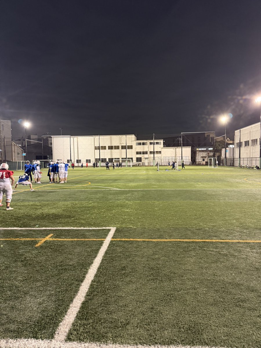 【リクルート活動報告🐬】

村上監督が武南高等学校アメリカンフットボール部を訪問しました🏈
気温の低い中でも、選手たちは声を掛け合いながら活気のある練習をしております。
今回の訪問ではラインマンを中心に、じっくり話をする時間を持つことができました。