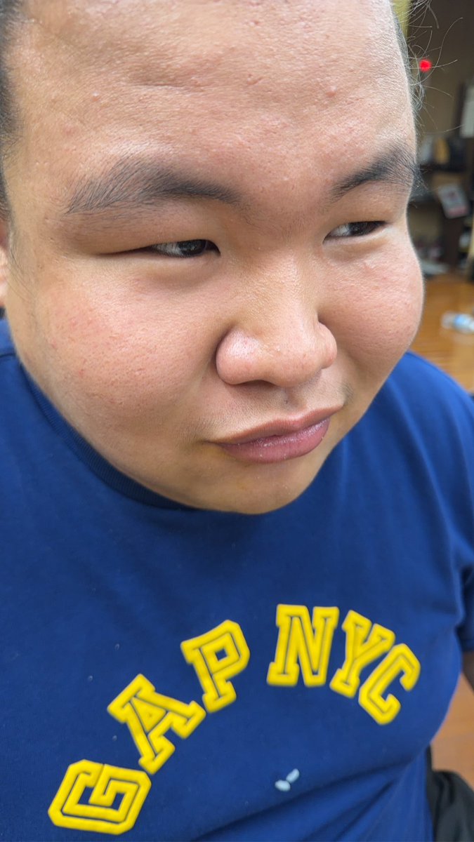 【大島部屋 11日目の結果】
〈十両〉
旭海雄⚫️6-5
〈幕下〉
旭水野⚪️4-2🌟
〈序二段〉
旭大海⚪️5-1🌟🌟
旭水野が勝ち越しました‼️
12日目の取組は…
〈十両〉
旭海雄-風賢央
〈三段目〉
旭将里
〈序二段〉
旭大龍
そして…
旭大龍、本日誕生日です🥳
応援とお祝いのメッセージ
よろしくお願いします🌟