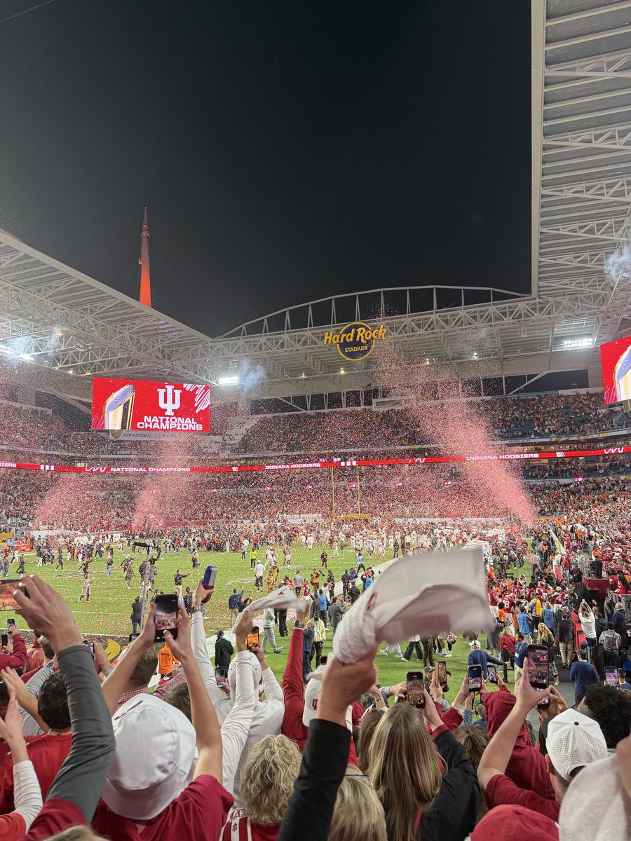 "Champ" Coach Shooter Flatch 🏆 #NeverDaunted tweet media