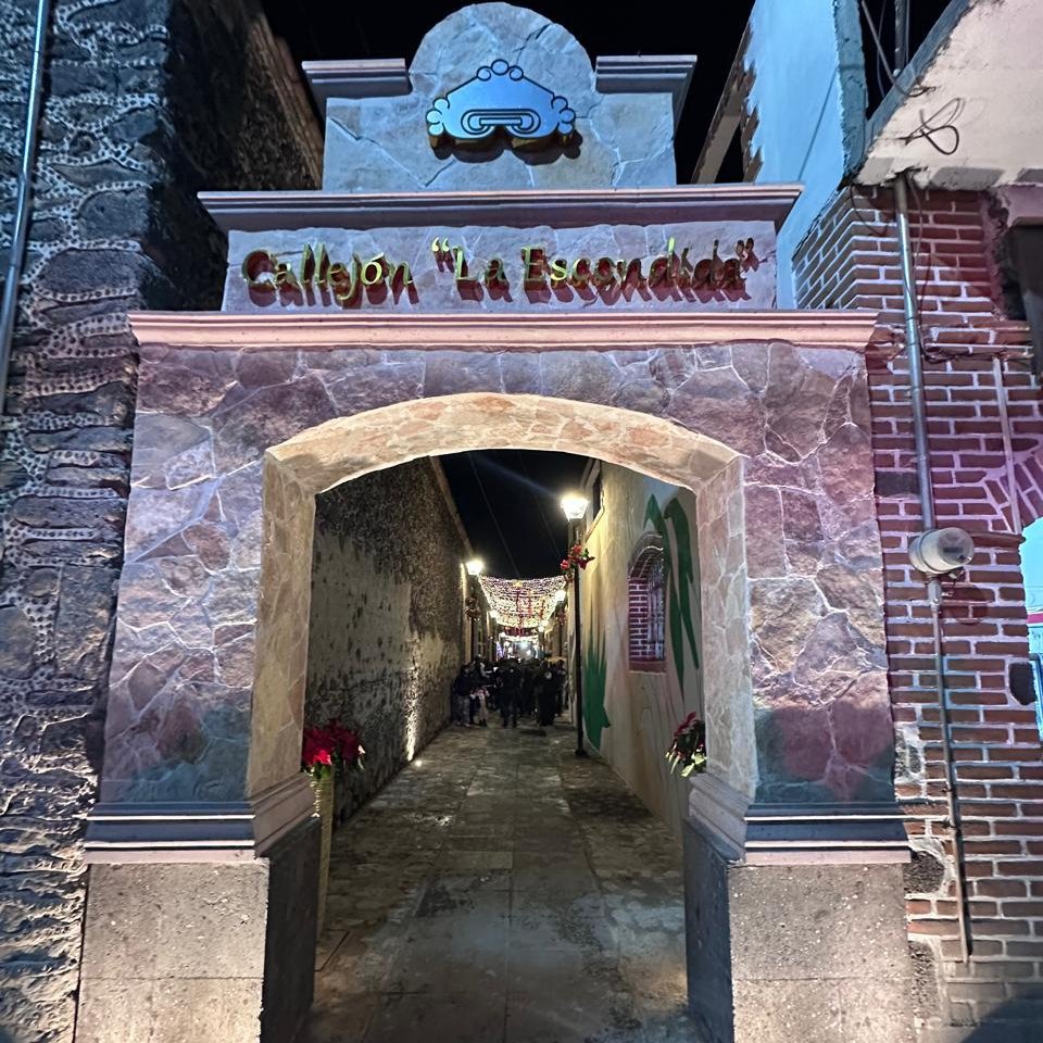 gobiernohidalgo's tweet photo. 📍 Cuando la inversión llega al territorio, el desarrollo se nota.
💰 Con una inversión cercana a los 18 millones de pesos, el gobierno de @juliomenchaca_ impulsa la construcción de andadores turísticos en Villa de #Tezontepec y #Calnali. https://t.co/34bkYHbPRb