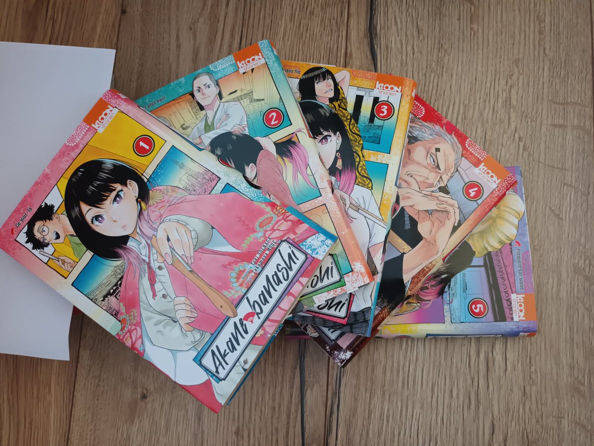 Les 5 premiers tomes d’Akane-banashi confirment mon coup de cœur initial.
Un shōnen au thème original, qui joue avec les codes du Jump sans les renier.
Comment ne pas tomber sous le charme d’Akane, conteuse rebelle au caractère affirmé ? Rafraîchissant !
<a href="/ki_oon_Editions/">Ki-oon éditions</a>