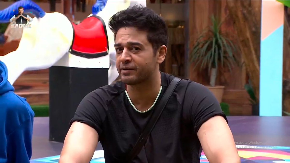 ancook23576348's tweet photo. True GK fans can hear these images from FIRST week of BB19!🔥
#GauravKhanna https://t.co/R5oK9cGhH3