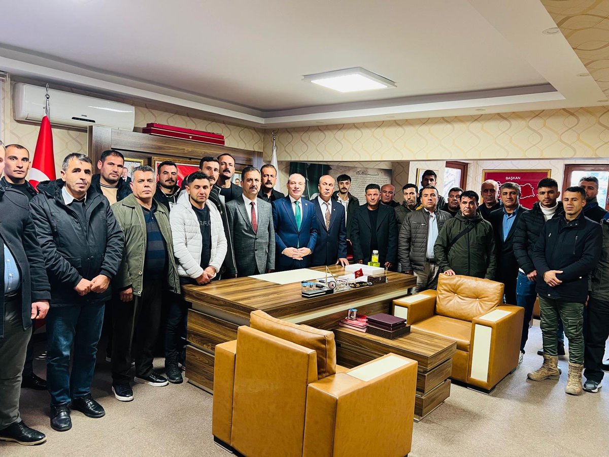 MARDİN VALİMİZ TUNCAY AKKOYUN VATAN, MİLLET,BAYRAK SEVDALISI DEĞERLİ BİR BÜYÜĞÜMÜZDÜR. 

Mardin Valisi Sayın <a href="/tuncay_akkoyun/">Tuncay Akkoyun</a> taşıdığı devlet terbiyesi, temsil ettiği makamın ağırlığı ve ortaya koyduğu duruşla; vatan, millet ve bayrak sevdasının sahadaki en net karşılıklarından