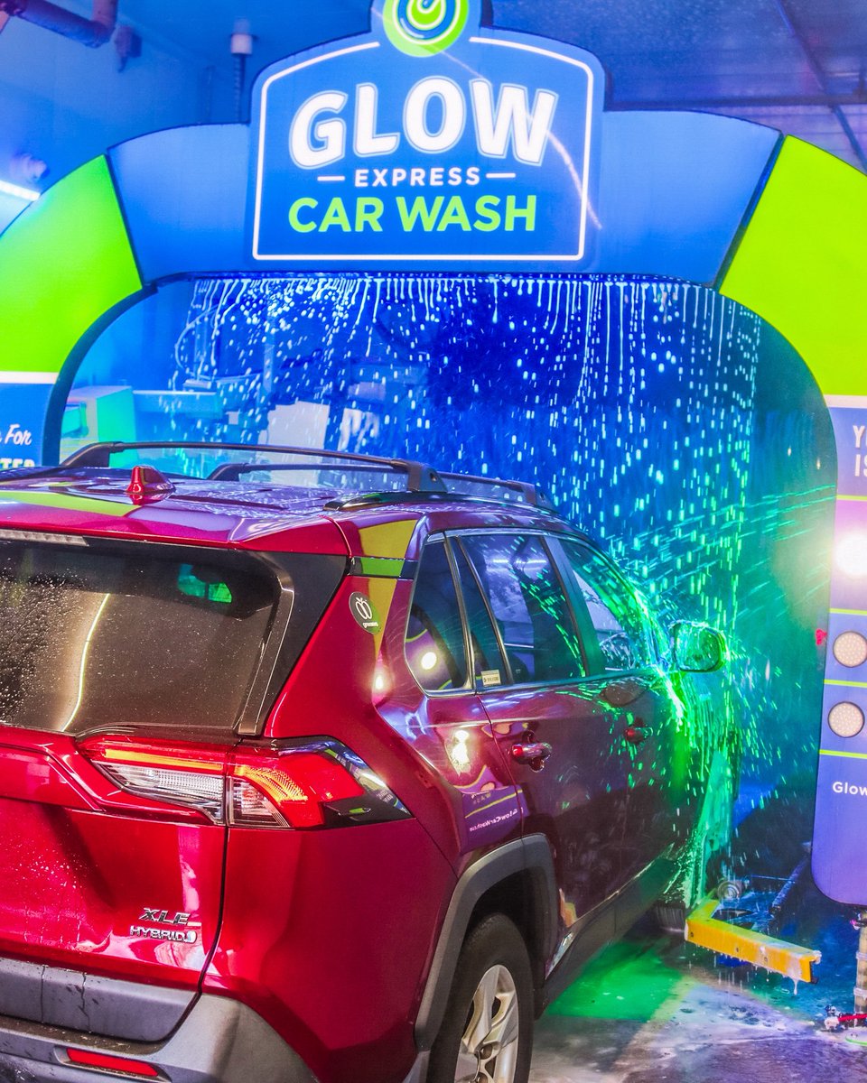 There’s a lot of dirty cars on the road right now – bums us out. 😖 But not you, you’ve got a Glow Pass. Good look! ☺️🚙👌 #glowcarwash #unlimitedwashes #glowpass #cleancar #winter