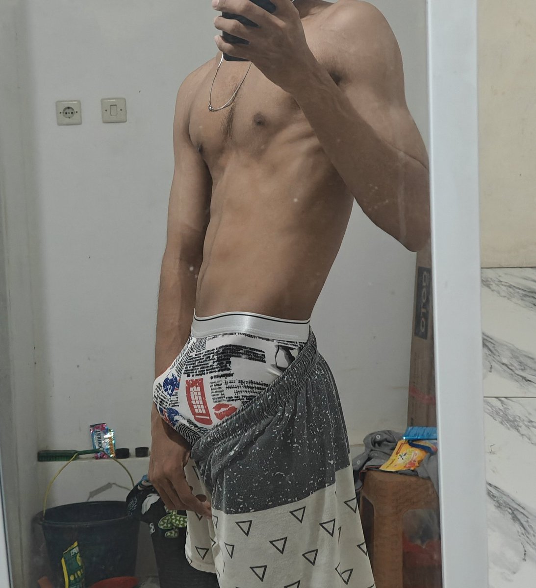 axel💦 tweet media