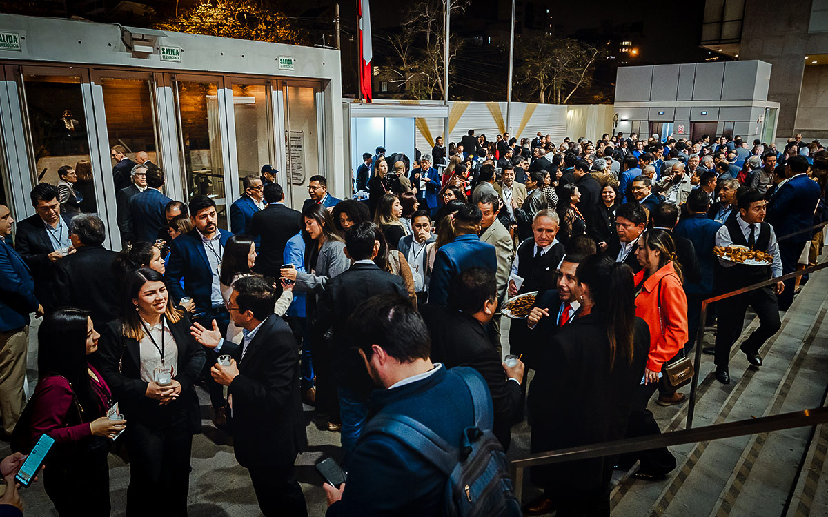MineriaHoyPeru's tweet image. Líderes y especialistas del sector minero participarán en La Gran Noche Minera, evento que marcará el lanzamiento de EXPOCOBRE 2026 y de los congresos técnicos de InterMet.
Leer más ► acortar.link/gKlRCH

#EXPOCOBRE2026 #MineríaPeruana #InterMet