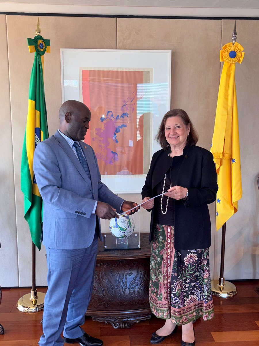 #Today in Washington, D.C., I had the honor of presenting copies of my  credentials to Ambassador Maria Luísa Ribeiro Viotti <a href="/BrazilinUSA/">Embassy of Brazil in the USA 🇧🇷</a>  allowing me to assume  my duties as #Burundi’s Ambassador to #Brazil.
This milestone reflects our renewed commitment to strengthening