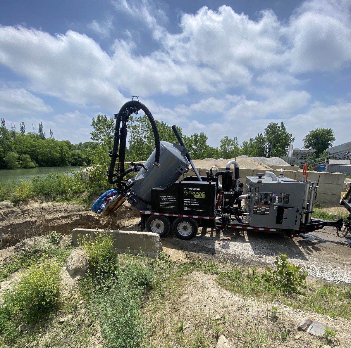 The TRUVAC TRXX is revolutionizing safe digging by extending its capabilities to new areas like lead pipe abatement, landscaping, plumbing, guardrail and fence installation, where using a full-size truck may not be as practical or cost-effective.
#hydroexcavators #TRUVAC