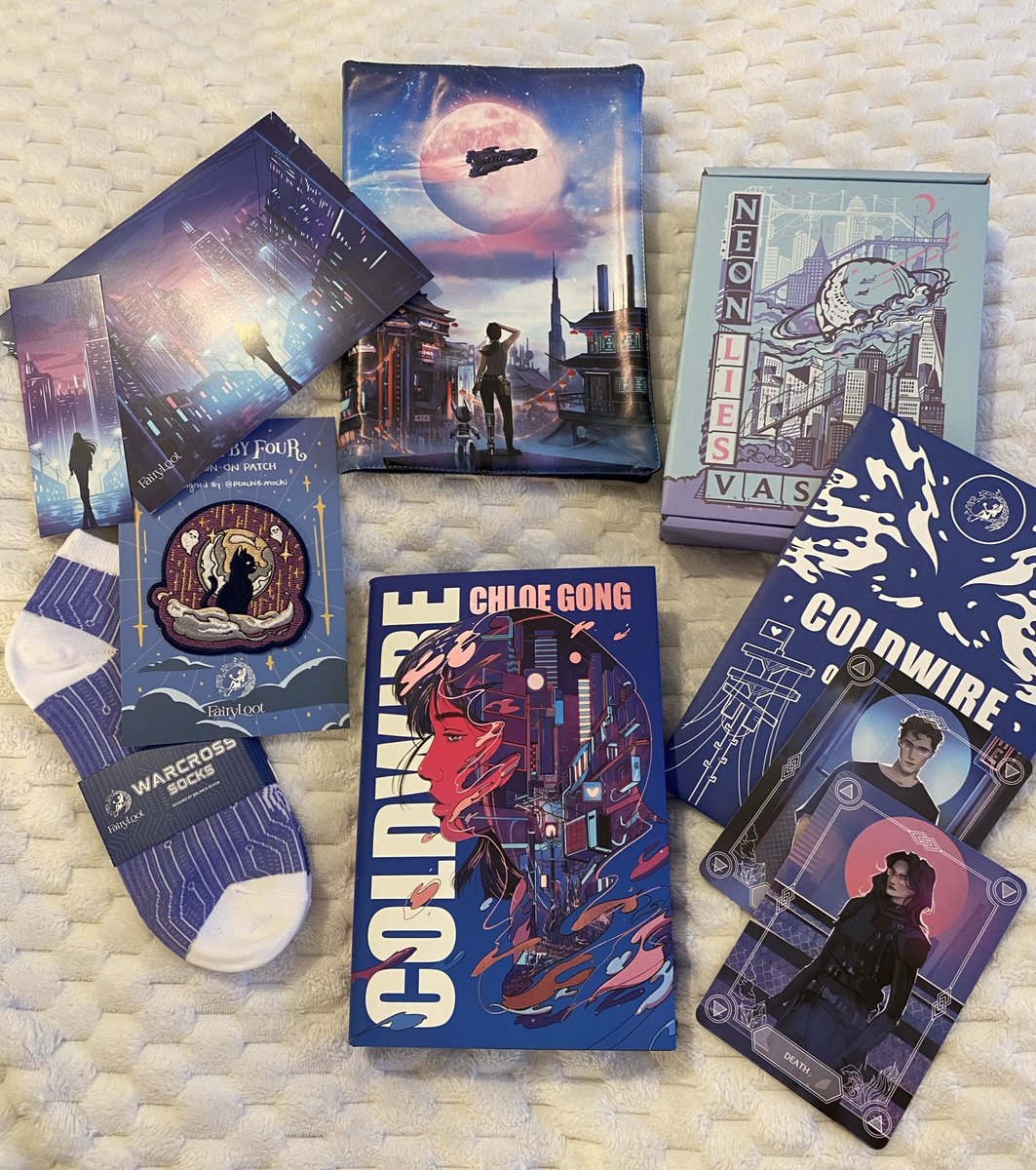 crueIprince's tweet image. is anyone interested in this set? from the fairyloot ya december box! #fairyloot #coldwire #fairylootunboxing