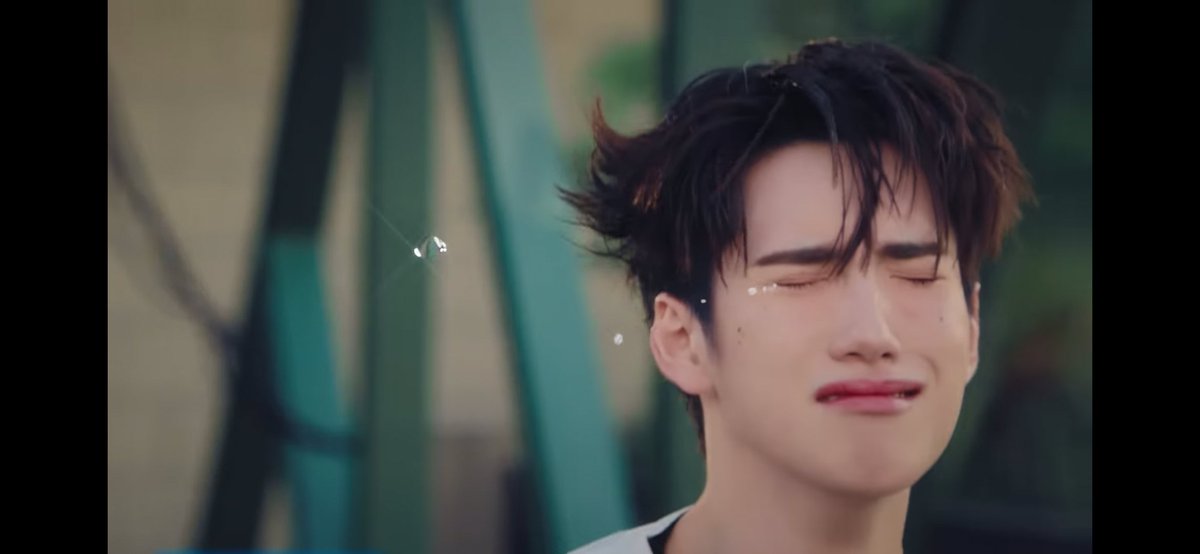 ploy_phimduean's tweet photo. จะเอาบอลลลล
 #BUS_SoBlue_MV https://t.co/5Q1TXE3b1c