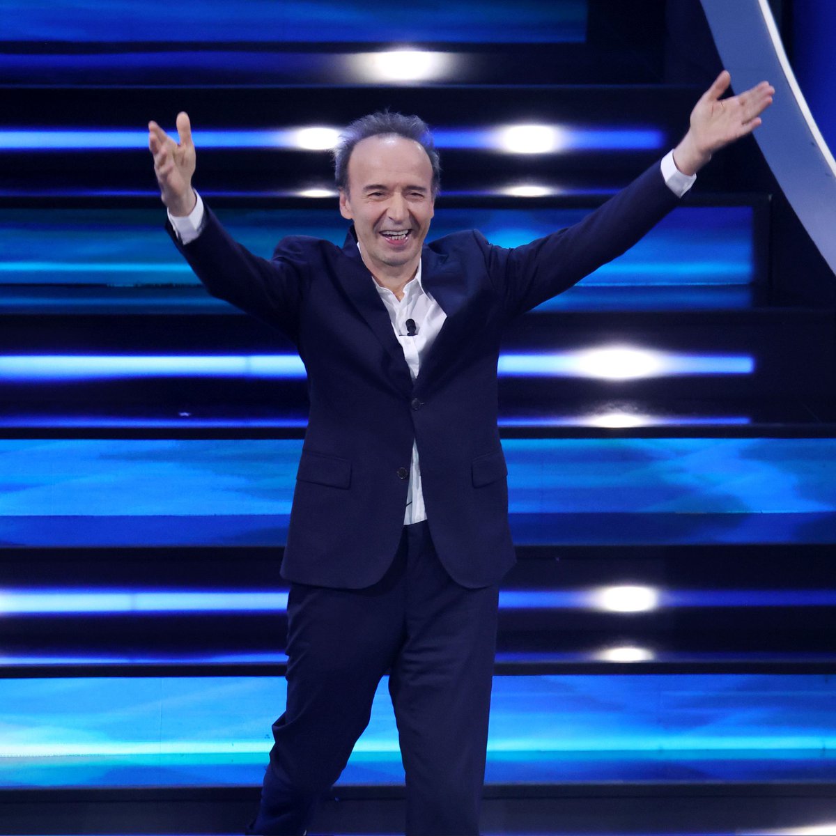 flawed_rain's tweet image. detto ad alta voce 'grazie costituzione' sto dando questo