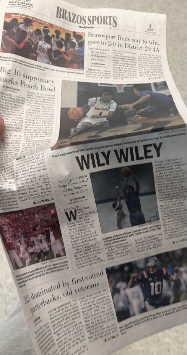 ChaseWiley13's tweet photo. Thank you Brazos Sports: The Fact for taking out time to speak with me.
#chaseWILEY @ICHS_Hoops #ICmade #pioneersUP https://t.co/M1RvpfyHjZ