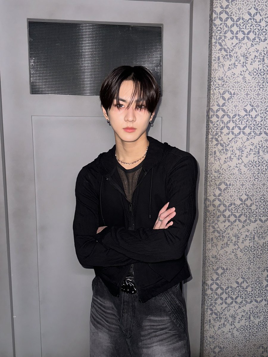 ddalgig's tweet image. 유독 선배같이 나옴