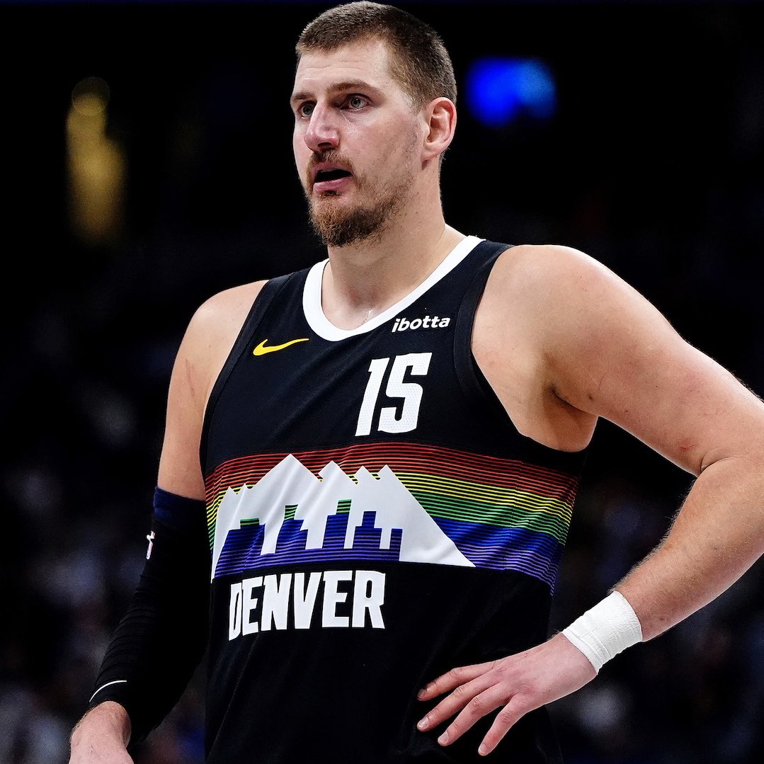LegionHoops's tweet photo. “Jokic is one of the greatest players to play this game.” 👀
— LeBron James
(via @DNVR_Nuggets) https://t.co/wFpEWjjPKa