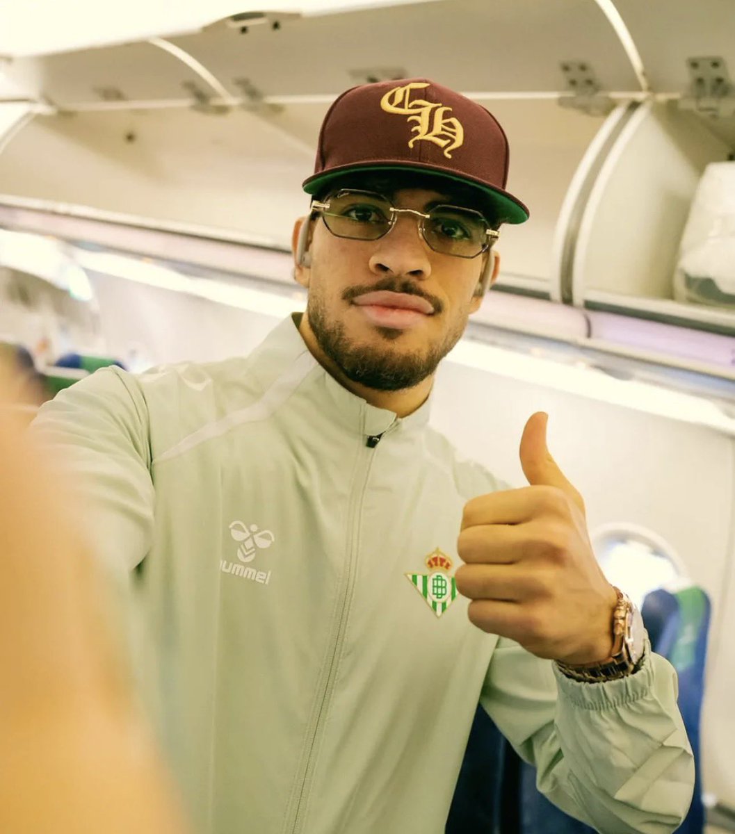 manu_colchon's tweet image. 👏🏻🟢El compromiso de Ez Abde.

↪️A pesar del gran esfuerzo en la final de la Copa de África (120’) y el golpe anímico de la derrota, Pellegrini reconoce que él mismo ha pedido viajar con sus compañeros y estar disponible.

✅Apunta a tener minutos.