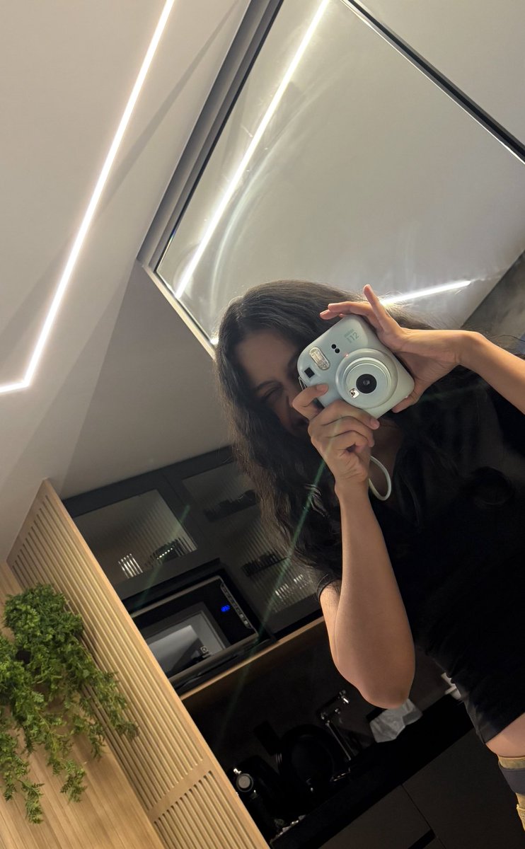 MoonKase's tweet image. eu amo mia namorada e ela é linda olha q linda ela tirano foto minha e eu tirano foto dela