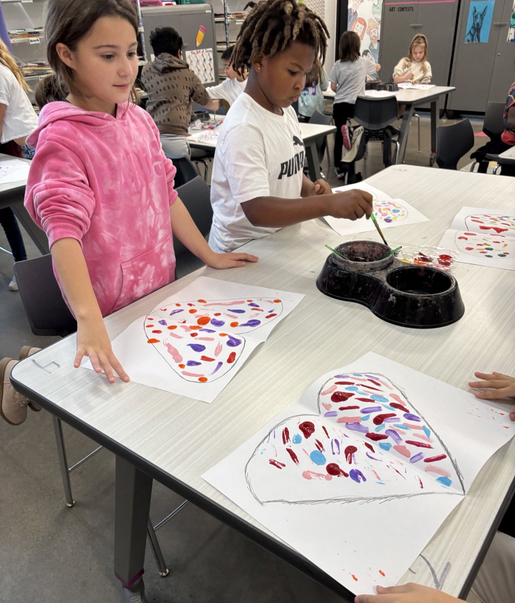 Mrs. Samberson and her amazing artists! tweet media