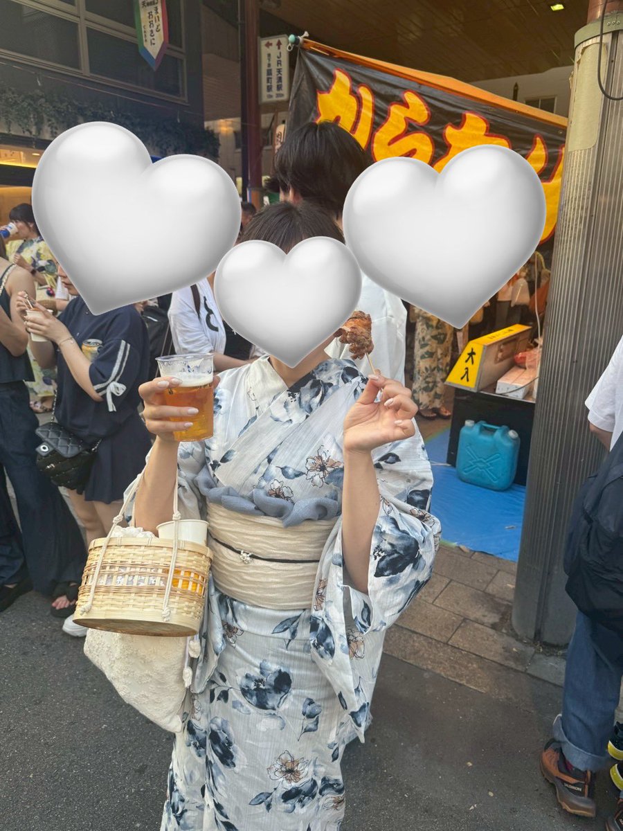 寒すぎるから夏の思い出見返して心の暖取ってる、早くあっつい中お酒飲みたい〜〜